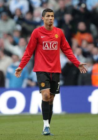 芒特：中场DNA已刻入灵魂！踢10号位？防守必须拉满（芒特：中场基因刻在骨子里，踢10号也得把防守拉满）