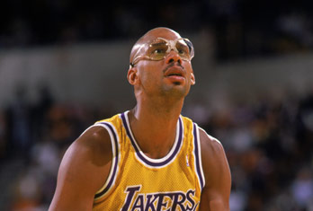 鲍威尔：连败期间有好几次我们都没执行教练战术 必须要专注细节（鲍威尔：连败时我们多次未按战术执行，必须专注细节）