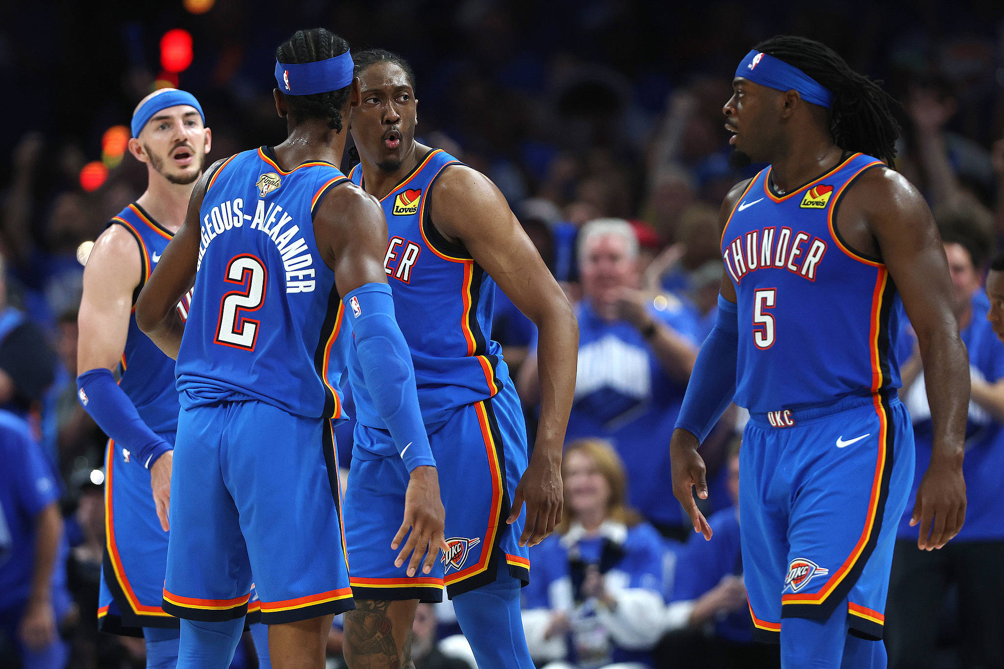 斯基拉：英超俱乐部想签圣地亚哥-卡斯特罗，但博洛尼亚不想卖（斯基拉：多家英超球队青睐圣地亚哥·卡斯特罗，但博洛尼亚态度强硬不愿放人）