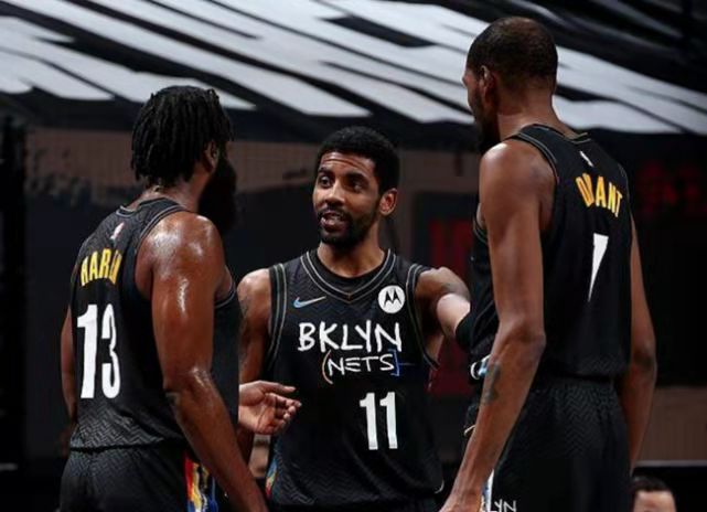 邮报：帕尔默有望战巴萨时复出，拉维亚将至少伤缺一个月（英媒：帕尔默或在对阵巴萨时复出，拉维亚预计至少伤停一个月）