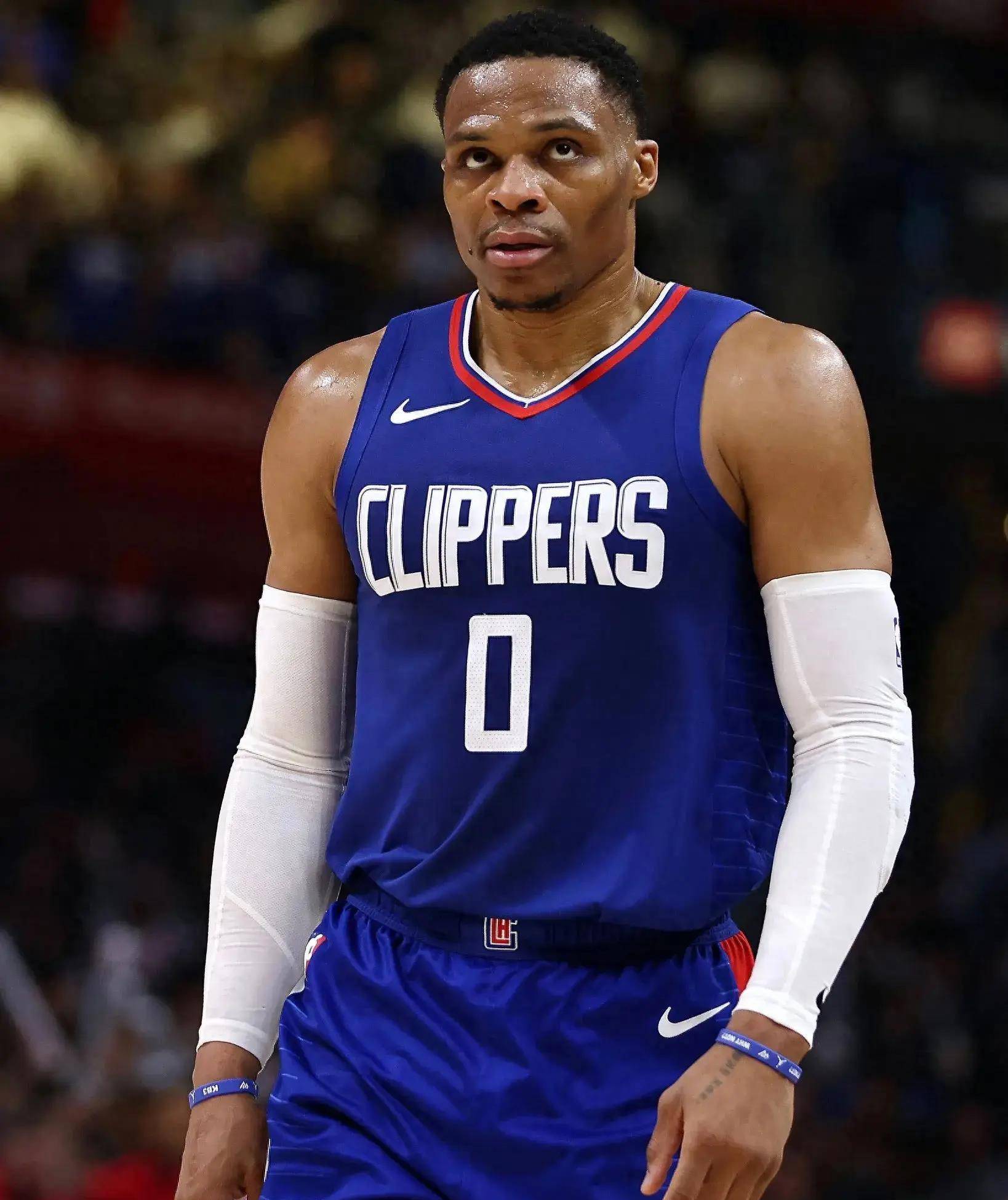 淮北市相山区：第二届职工运动会开幕 职工赛场展活力（淮北相山区第二届职工运动会拉开帷幕 职工赛场尽显活力）