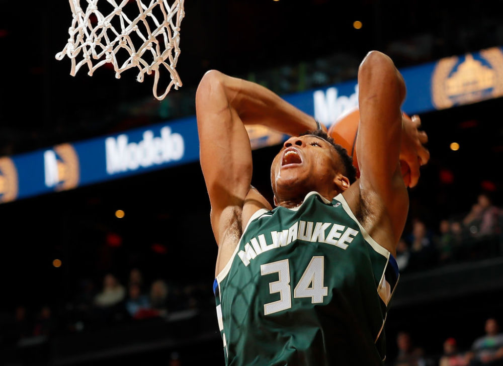 路易斯·恩里克：从第二名到动力源，巴黎圣日耳曼的逆境新篇章（路易斯·恩里克：将第二名化作驱动力，开启巴黎圣日耳曼逆袭新章）