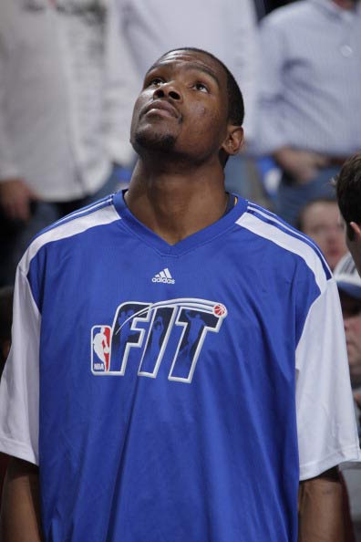 队记：球队希望杨瀚森去发展联赛多打比赛，但球队伤病成变数（队记：球队倾向让杨瀚森赴发展联赛增加出场时间，伤病或成不确定因素）