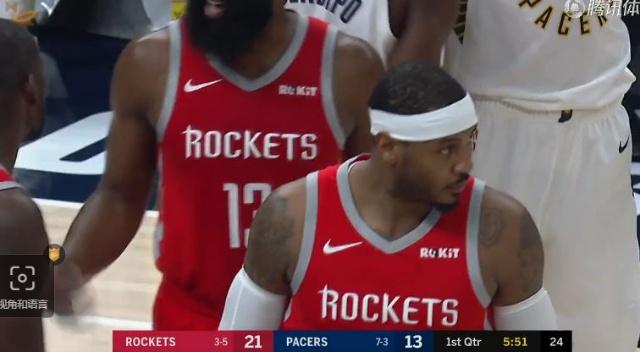 感谢俱乐部，U16国少球员身穿各自俱乐部训练服拍摄全家福（致谢各俱乐部，U16国少球员穿本队训练服拍全家福）