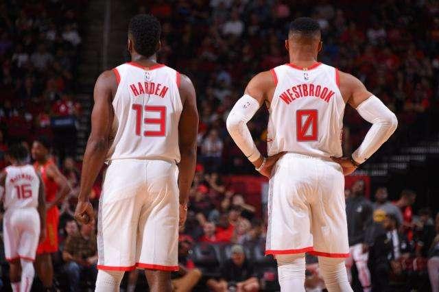 篮球NBA全明星投票开启，球迷呼声高涨（NBA全明星投票正式启动，球迷热情高涨）