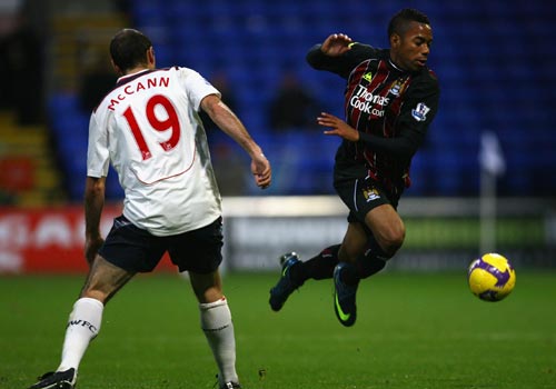 一人一城，韩国前国脚崔喆淳退役，曾代表全北出场超500次（全北功勋、韩国前国脚崔喆淳宣布退役：为俱乐部出场500余场）