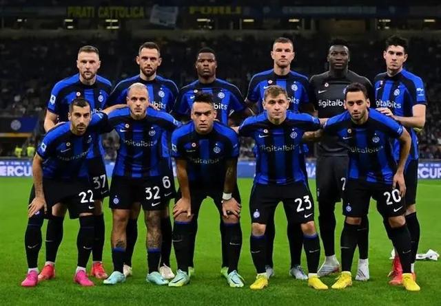 英媒盘点与主帅闹僵球员结局：小贝基恩C罗离队，希勒遭弃用（英媒梳理与主帅闹僵球员结局：贝克汉姆、基恩与C罗离队，希勒遭雪藏）