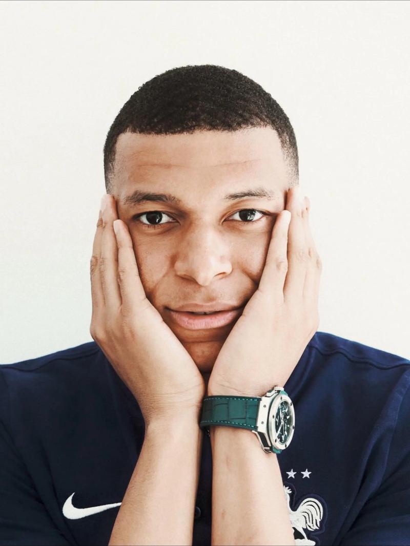 约基奇空砍29分7板14助！最后一传未形成绝杀 全场0罚球太罕见（约基奇29分7板14助仍难救主 末秒传球未能绝杀 全场零罚球罕见）