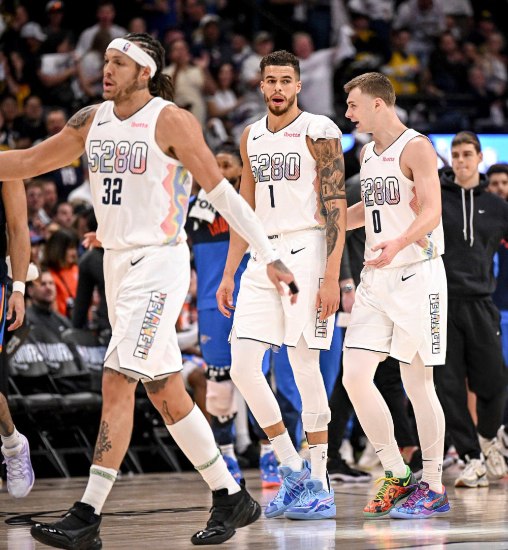 库里打趣球鞋选择：只是碰巧在仓库找到一双克莱11代球鞋（库里调侃选鞋缘由：仓库里恰好翻到克莱11代球鞋）