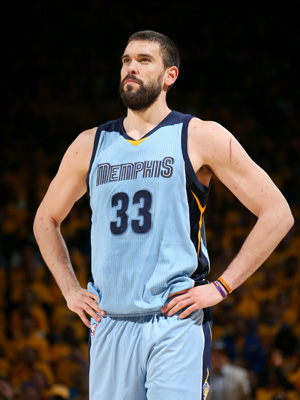 雷霆本赛季输的3场比赛，均是在领先两位数的情况下惨遭逆转（雷霆本季三场败仗皆在两位数优势下遭逆转）