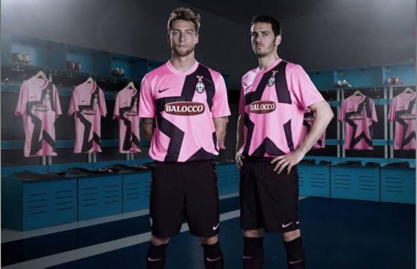 罗马诺：弗拉霍维奇与尤文谈续约无任何进展，拜仁也暂停追求（罗马诺：尤文与弗拉霍维奇续约停滞，拜仁暂缓追逐）