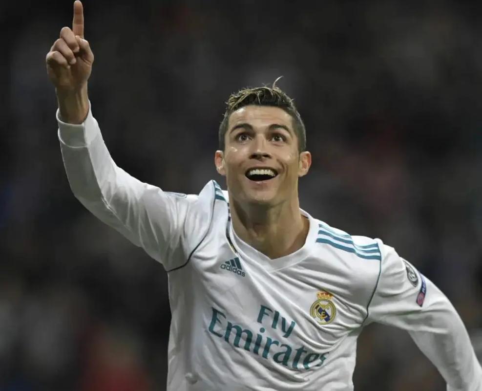 克拉克：世界杯扩军欧洲区晋级更难了，98年欧洲有近一半名额（克拉克感叹世界杯扩军：欧洲出线更难了，1998年几乎拿到半数名额）