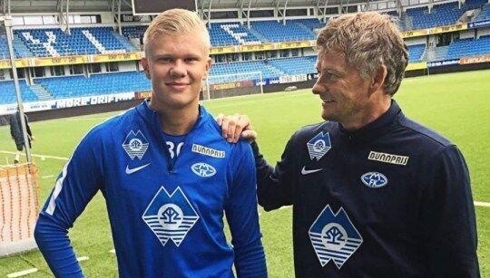 德佩替补出场27分钟打进关键一球，获评8.2并列全场最高（德佩替补出战27分钟打入关键球，评分8.2分并列全场第一）