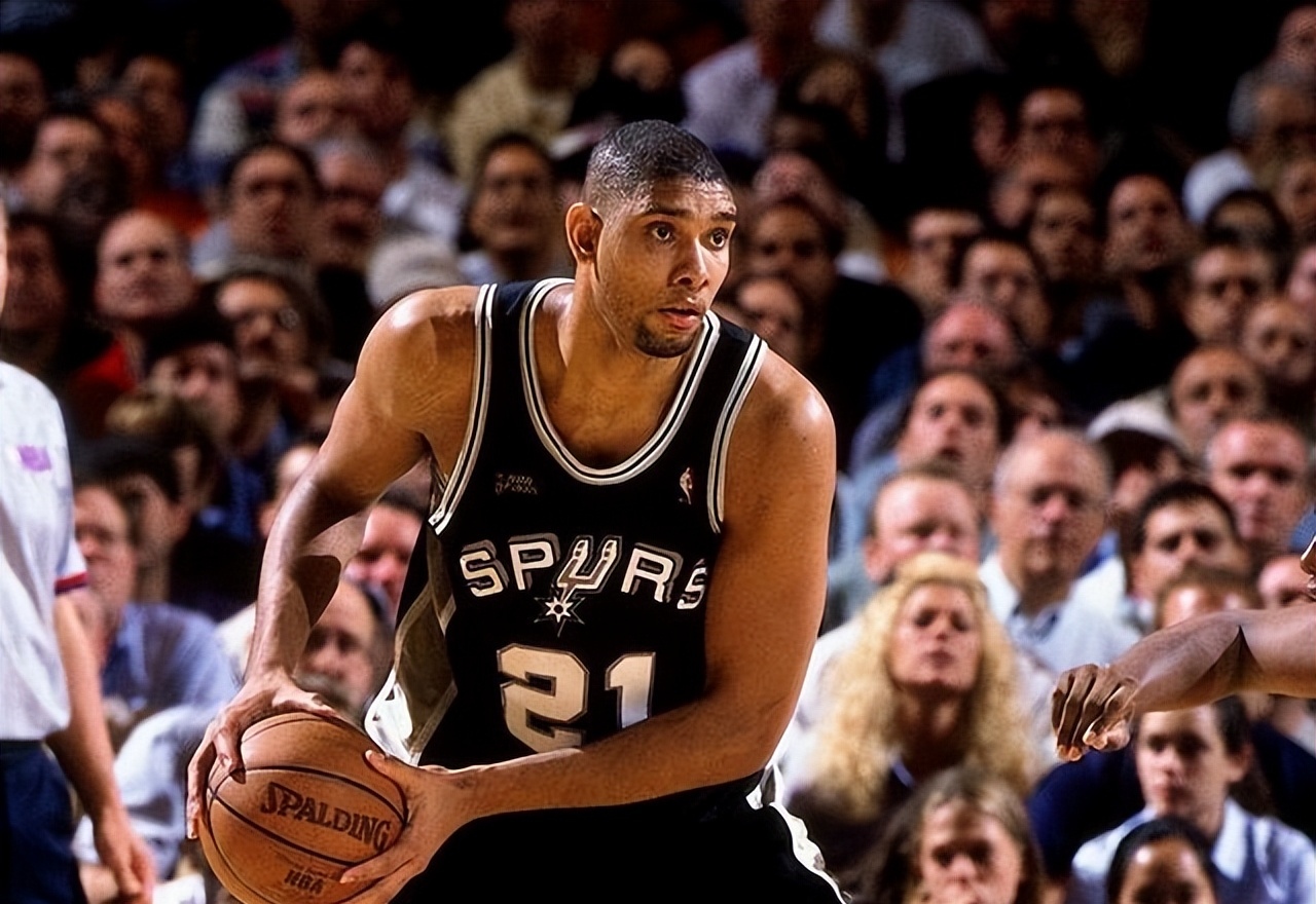 库普梅纳斯：我们想拿意杯冠军，但接下来要专注踢那不勒斯（库普梅纳斯：目标意杯夺冠，眼下全力备战那不勒斯）