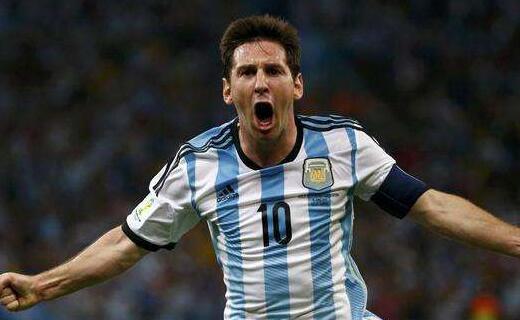 意外变阵！安东尼戴维斯坐镇五号位，解锁独行侠争胜关键优势（突发变阵！安东尼·戴维斯改打中锋，独行侠赢球关键优势被激活）